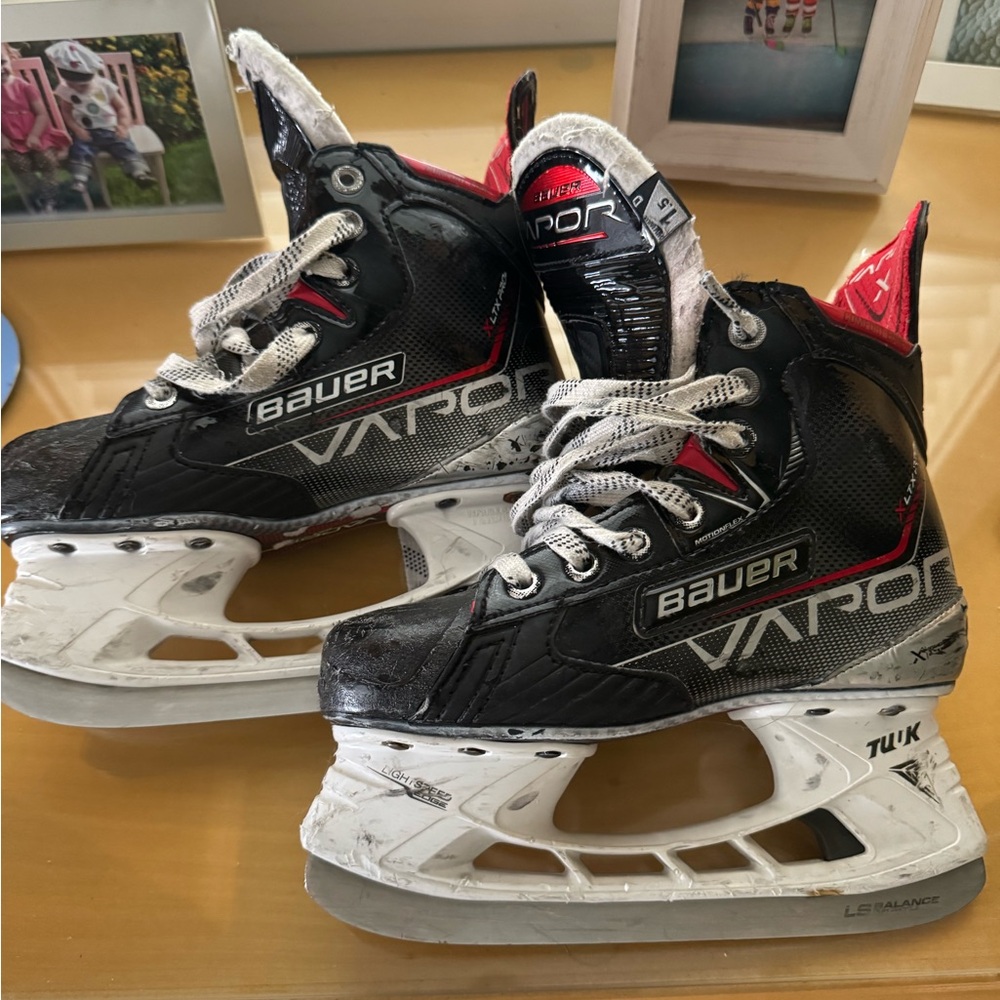 Bauer Vapor Black and Red Ice Hockey Skates